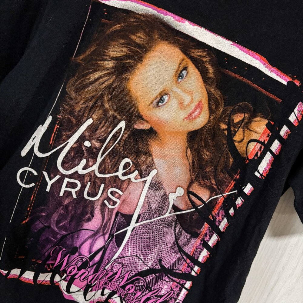 Y2K 2009 Miley Cyrus Wonder World Tour Anvil Vintage Tshirt - Picture 4 of 10